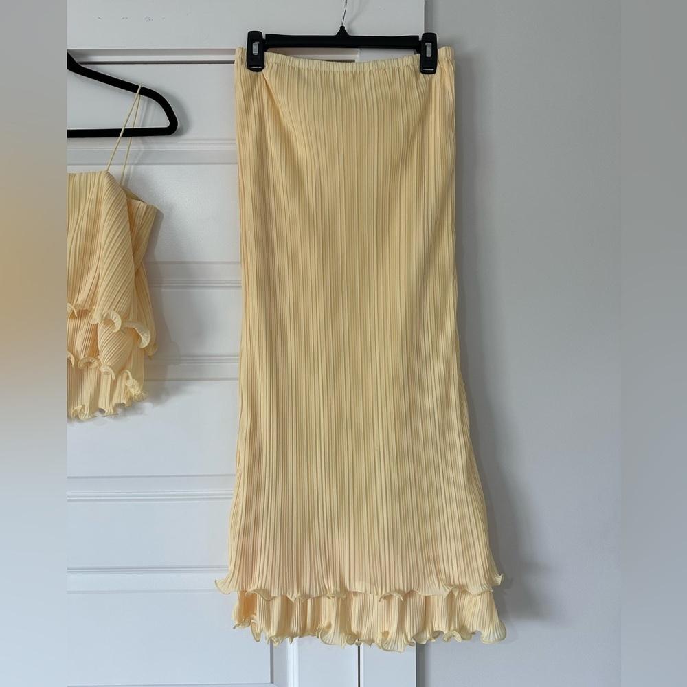 Commense Two Piece Yellow Pleated Ruffle Skirt Skirt - Picture 8 of 9